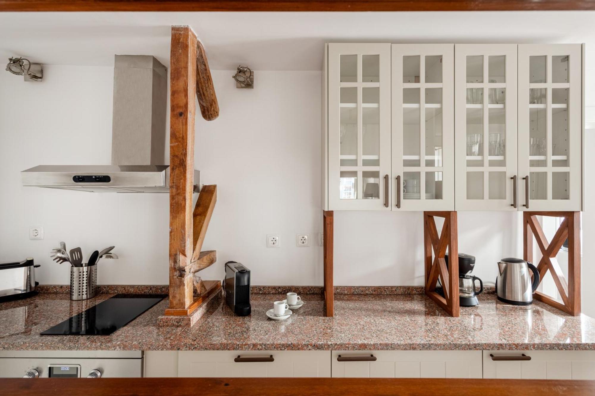 Cozy Nest In Santa Catarina * Lissabon